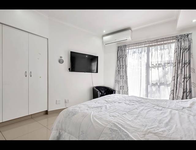 3 BEDROOM TOWNHOUSE FOR SALE IN BENMORE GARDENS